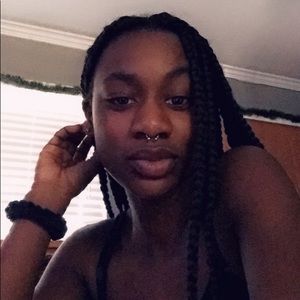 Meet your Posher, Chanelle